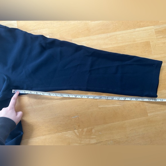 Lululemon On The Fly Crop *Woven 23" - Picture 15 of 15